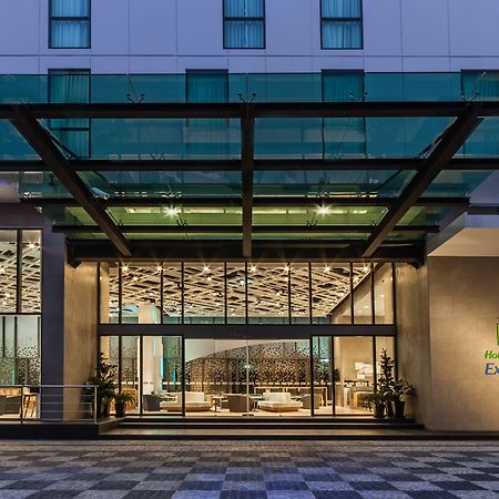 Holiday Inn Express Bangkok Soi Soonvijai By Ihg Luaran gambar